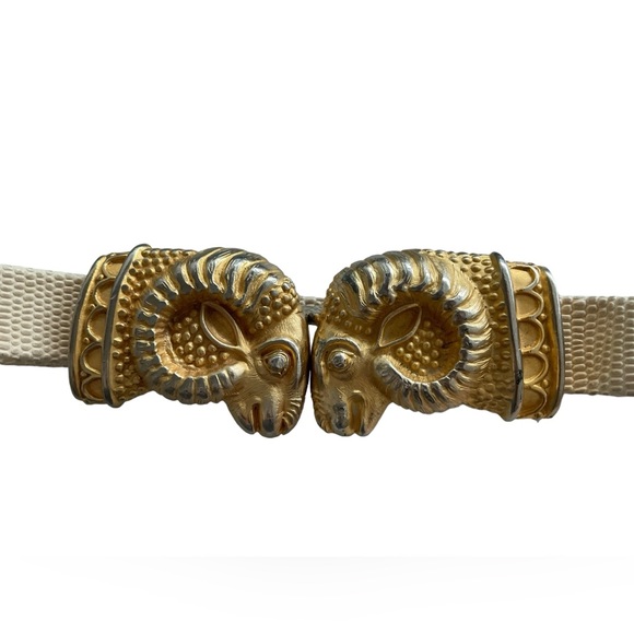 Doreen Ryan Accessories - Vintage  DOREEN RYAN Gold Tone Kissing Rams Belt Buckle Aries SIGNED🐏💕